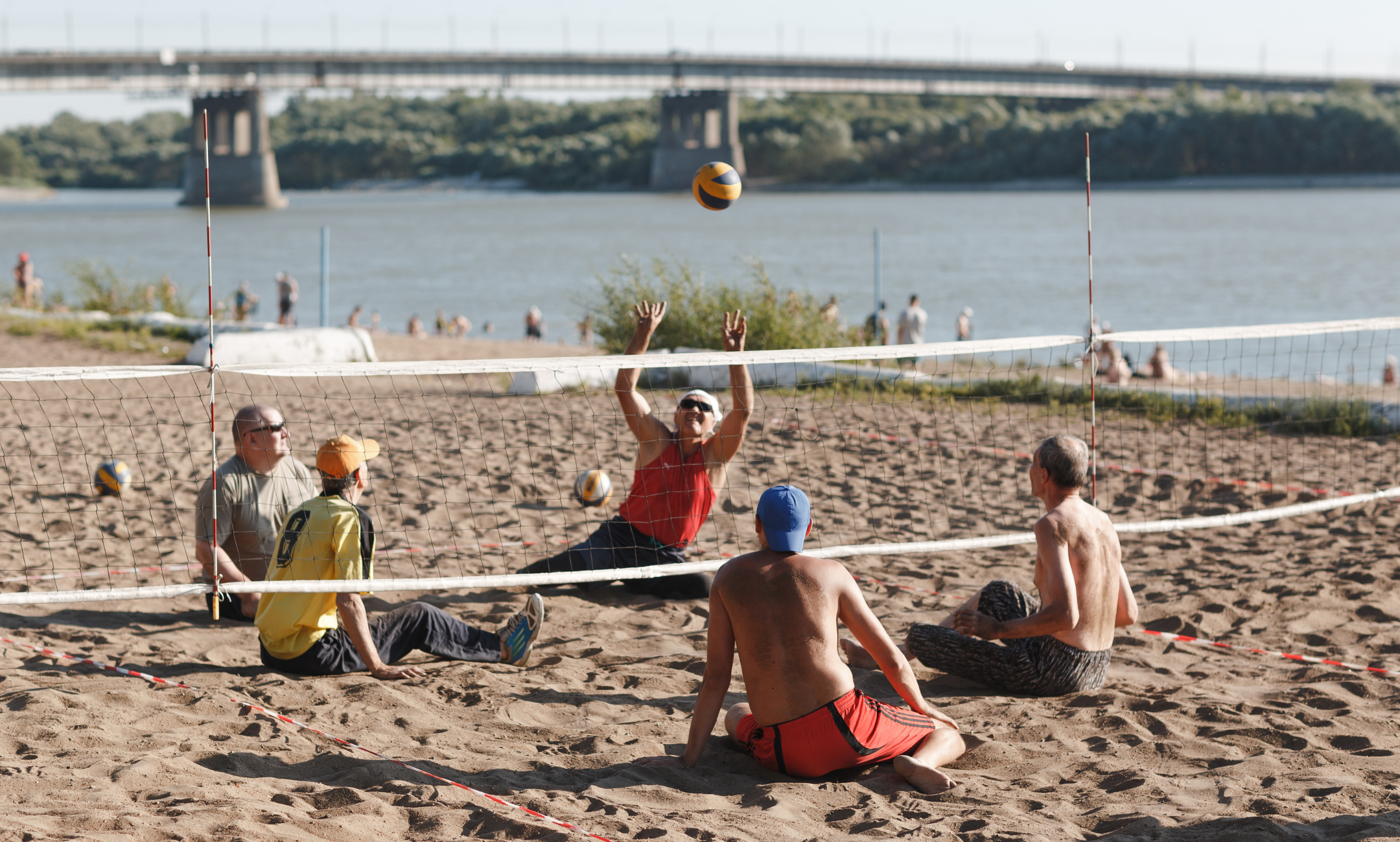 Special Sitting Volleyball: Sit and Smash